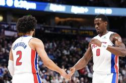 开云体育中国-上海队正面击溃湖人，莫兰特在NBA季后赛接管比赛