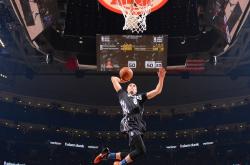 -闪电战！浓眉策动攻防转换，北京队速胜黄蜂