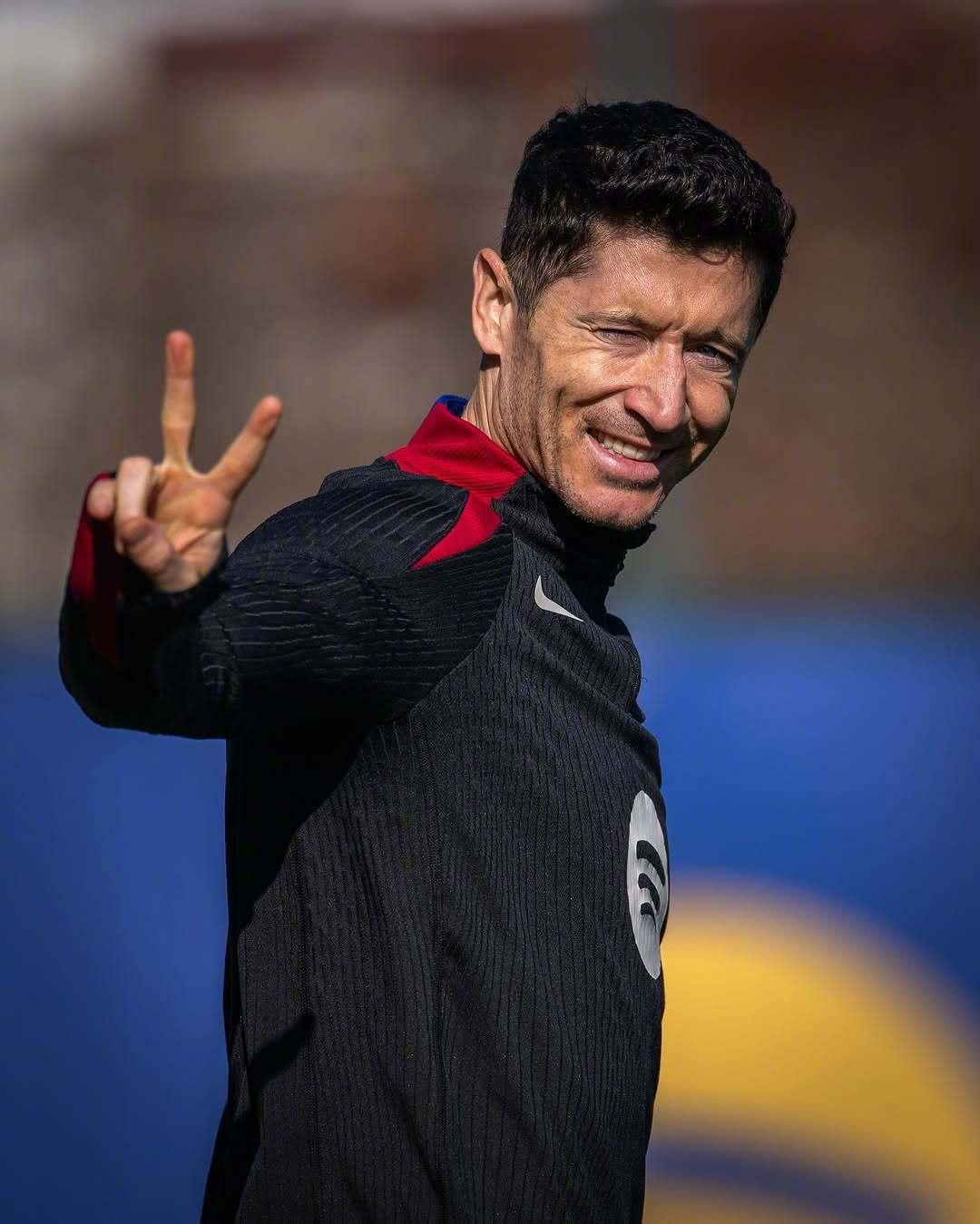 莱万特中场展现出色发挥,被誉为当家球星 莱万特中场展现出色发挥,被誉为当家球星