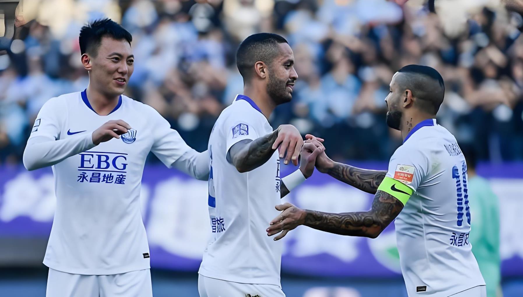 比甲球员表现抢眼引起球迷关注