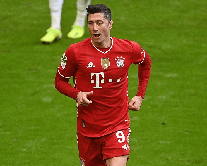 曼城爆冷英格兰,莱万完成帽子戏法的简单介绍 曼城爆冷英格兰,莱万完成帽子戏法的简单介绍