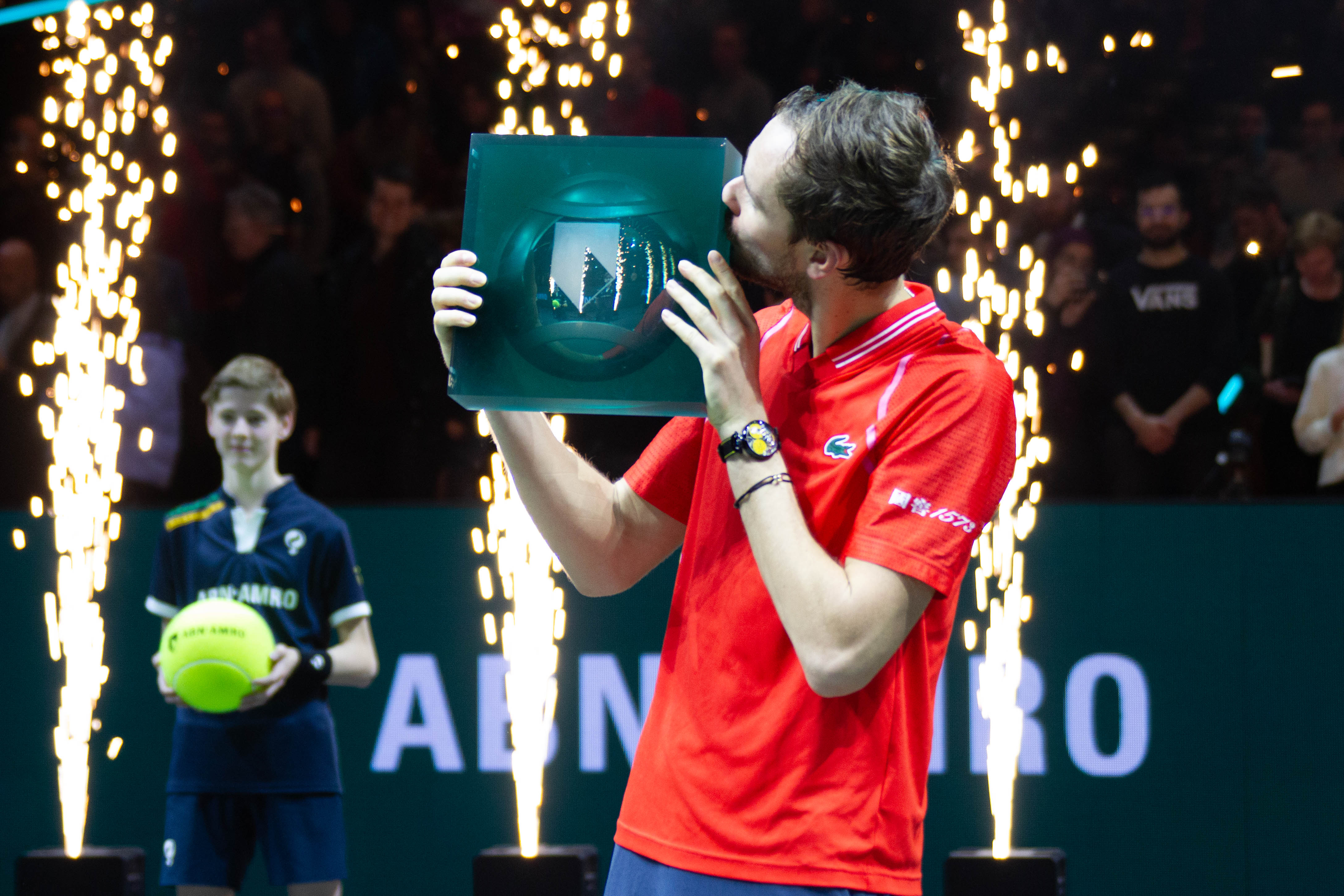 德国网球队翻盘日本网球队,梅德韦杰夫送出助攻的简单介绍 德国网球队翻盘日本网球队,梅德韦杰夫送出助攻的简单介绍