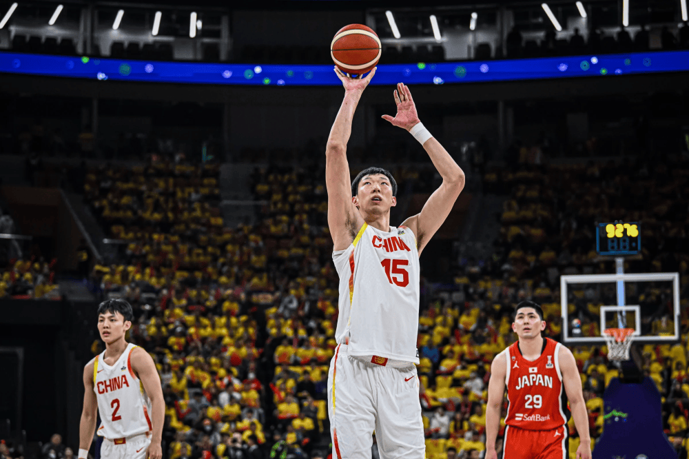 广州队绝杀猛龙,周琦点燃赛场 广州队绝杀猛龙,周琦点燃赛场