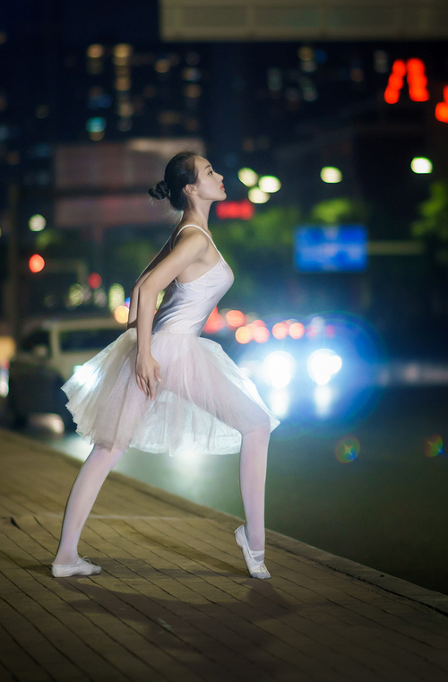 提前晋级的赞歌，北欧神话的终结，苏亚雷斯一锤定音